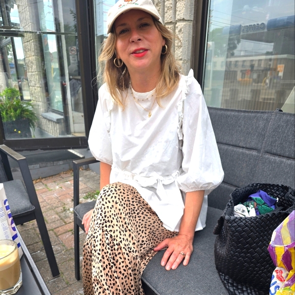 Meet your Posher, Sandra - Picture 1 of 9